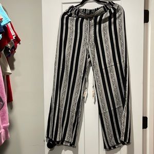 Angie palazzo pants. Size large.